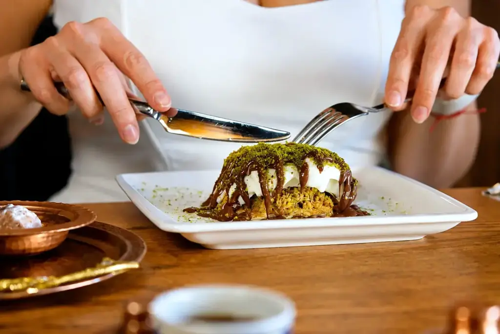 Pistachio Burger with ice cream